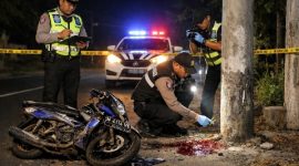 Ilustrasi Petugas Satlantas Polres Sumenep saat melakukan olah TKP kecelakaan tunggal di Jalan Raya Desa Gunggung, Kecamatan Batuan, yang menewaskan seorang pelajar.