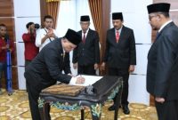 Bupati Sumenep Achmad Fauzi Wongsojudo melantik pejabat eselon II di lingkungan Pemkab Sumenep di Graha Adirasa, Rabu (8/4/2026).