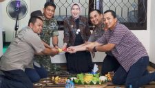 Bupati Lumajang Indah Amperawati saat menghadiri halal bihalal dan tasyakuran kantor baru IJTI Lumajang, Kamis (9/4/2026).