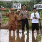 Kapolres Sumenep bersama jajaran dan DKPP Sumenep serta petani melakukan penanaman padi dan jagung hibrida secara simbolis di Desa Legung Barat, Kecamatan Batang-Batang.