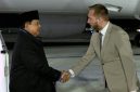 Presiden RI Prabowo Subianto tiba di Paris, Prancis, untuk melanjutkan agenda diplomasi strategis setelah sebelumnya melakukan pertemuan bilateral dengan Presiden Rusia Vladimir Putin di Kremlin.