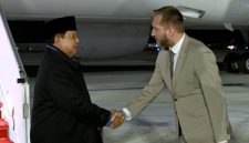 Presiden RI Prabowo Subianto tiba di Paris, Prancis, untuk melanjutkan agenda diplomasi strategis setelah sebelumnya melakukan pertemuan bilateral dengan Presiden Rusia Vladimir Putin di Kremlin.