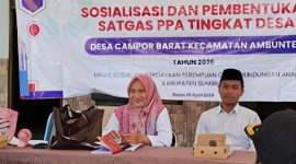 Kegiatan sosialisasi dan pembentukan Satgas Perlindungan Perempuan dan Anak (PPA) di Desa Campor Barat, Kecamatan Ambunten, yang melibatkan pemerintah desa dan Dinsos P3A Sumenep, Rabu (15/04/2026).