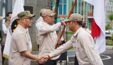 Ratusan petugas PPIH bersiap diberangkatkan ke Arab Saudi dari Jakarta untuk mendukung operasional haji 2026.