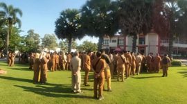 Suasana apel gabungan ASN di lingkungan Pemkab Sumenep, Senin (20/4/2026).