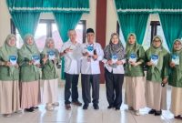Kepala Disdik Sumenep bersama jajaran saat peluncuran Buku Pintar PAUD di Aula Al-Ikhlas Kemenag Sumenep.
