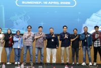 Pelaksana acara BRI Sumenep berfoto usai kegiatan Edukasi Cinta, Bangga, dan Paham Rupiah di Ballroom Hotel Myze Sumenep, Kamis (16/4).