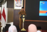 Bupati Probolinggo dr. Mohammad Haris memberikan sambutan dalam harlah ke-66 PMII dan halal bihalal di Pendopo Kabupaten Probolinggo. (Foto : Kominfo/Mujiono)