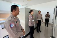Tim Polres Sumenep melakukan pengecekan langsung pelayanan SIM di Satpas guna memastikan standar pelayanan berjalan optimal.