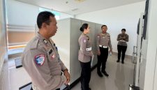 Tim Polres Sumenep melakukan pengecekan langsung pelayanan SIM di Satpas guna memastikan standar pelayanan berjalan optimal.
