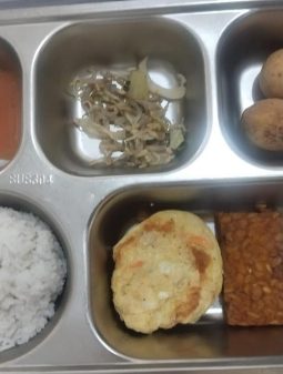 Program MBG di Sumenep Kembali Disorot, Wali Murid Keluhkan Menu Diduga Tak Layak di SPPG Prenduan