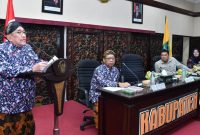 Wakil Bupati Sumenep KH Imam Hasyim saat menghadiri rapat koordinasi program HDDAP di Kantor Bupati Sumenep, Kamis (16/4/2026).