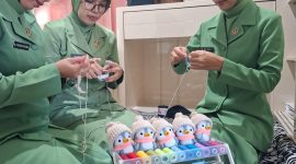 Orange Handmade hadir sebagai bukti bahwa ketekunan, kreativitas, dan keberanian berinovasi mampu mengubah sesuatu yang sederhana menjadi karya bernilai tinggi.