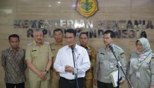 Menteri Pertanian Andi Amran Sulaiman saat memimpin Rakornas Antisipasi Musim Kemarau 2026 di Jakarta.