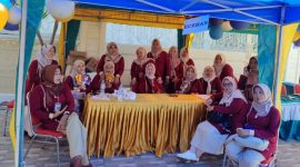 Koperasi Konsumen Wanita Potre Koneng Sri Yuliani saat pelaksanaan pasar murah dan pemeriksaan kesehatan gratis dalam rangka HUT ke-45 koperasi, Selasa (12/5/2026).