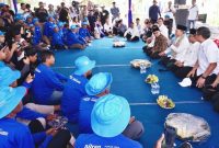 Menko Bidang Pangan Zulkifli Hasan saat menghadiri Rembuk Tani bersama ratusan petani di Desa Karangbendo, Kecamatan Blimbingsari, Banyuwangi, Kamis (14/5/2026).