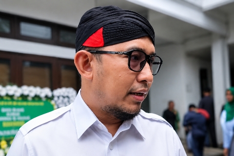 Bupati Sumenep, Achmad Fauzi Wongsojudo saat memberikan keterangan terkait pengawasan ketat Program Bantuan Stimulan Perumahan Swadaya (BSPS) tahun 2026 di Kabupaten Sumenep.