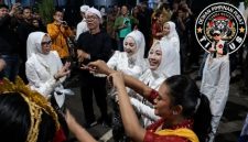 Sejumlah pejabat Pemerintah Kabupaten Purwakarta saat menghadiri sebuah acara yang belakangan menjadi sorotan publik setelah video suasana hiburan tersebar di media sosial.