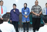Wakil Bupati Sumenep KH Imam Hasyim didampingi Direktur RSUD dr. H. Moh. Anwar Sumenep meninjau langsung pelaksanaan tes CAT rekrutmen pegawai BLUD non-ASN di UNIBA Madura, Rabu (20/05/2026).