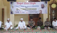 Kapolres Sumenep AKBP Anang Hardiyanto, S.I.K., menghadiri kegiatan tausiyah tasyakuran dan silaturahmi bersama Syeh KH Muhammad Husein Qadavi di Masjid Al Masturiyah, Desa Matanair, Kecamatan Rubaru, Kamis (21/5/2026).