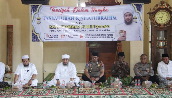 Kapolres Sumenep AKBP Anang Hardiyanto, S.I.K., menghadiri kegiatan tausiyah tasyakuran dan silaturahmi bersama Syeh KH Muhammad Husein Qadavi di Masjid Al Masturiyah, Desa Matanair, Kecamatan Rubaru, Kamis (21/5/2026).
