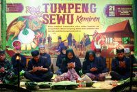 Bupati Banyuwangi Ipuk Fiestiandani bersama warga mengikuti tradisi Tumpeng Sewu di Desa Kemiren, Kecamatan Glagah, Banyuwangi, Kamis (21/5/2026). Tradisi tahunan masyarakat Osing tersebut digelar sebagai bentuk rasa syukur sekaligus upaya melestarikan budaya lokal.