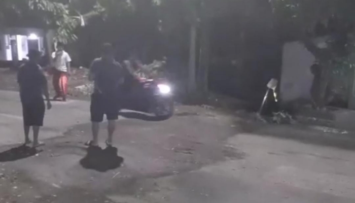 Kondisi jalan di depan SPBU Desa Pakandangan Tengah, Kecamatan Bluto, yang diduga menyebabkan sejumlah pengendara motor mengalami kecelakaan.