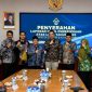 Foto bersama Pemkab Sumenep usai menerima Laporan Hasil Pemeriksaan BPK RI atas LKPD Tahun Anggaran 2025 di Kantor BPK RI Perwakilan Jawa Timur, Selasa (26/05/2026).