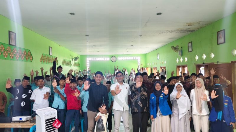 KOPRI PC PMII Sumenep saat menggelar sosialisasi pencegahan kekerasan terhadap perempuan dan anak di Aula MA Raudlah Najiyah Lengkong, Bragung, Rabu (13/5/2026).
