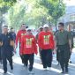 Ribuan peserta bersama Wakil Bupati Sumenep dan Kepala OPD mengikuti kegiatan Jalan Jalan Sehat (JJS) dalam rangka Hari Pendidikan Nasional (Hardiknas) 2026.