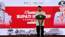 Bupati Sumenep Achmad Fauzi Wongsojudo menyampaikan sambutan dalam kegiatan Doa untuk Sang Proklamator di Pendopo Agung Keraton Sumenep, Selasa (2/6/2026). 