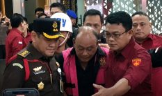 Mantan Kepala BGN Dadan Hindayana Keluar dari Kejagung Mengenakan Rompi Tahanan