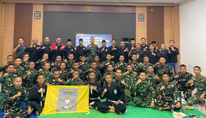 Pengurus PSHT Cabang Sumenep bersilaturahmi dengan jajaran Batalyon Infanteri Teritorial Pembangunan 931/Ksatria Jokotole guna mempererat persaudaraan dan memperkuat sinergi antara PSHT, TNI, dan Polri di Kabupaten Sumenep.