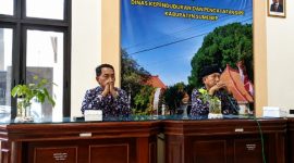 Dinas Kependudukan dan Pencatatan Sipil (Disdukcapil) Kabupaten Sumenep saat menggelar rapat teknis terkait rencana penerapan pemblokiran atau penundaan layanan publik bagi mantan suami yang tidak memenuhi kewajiban nafkah terhadap anak dan mantan istri pasca perceraian, Kamis (4/6/2026).