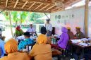 Rembug Lansia saat membahas berbagai aspirasi dan kebutuhan warga lanjut usia sebagai bahan penyusunan program pembangunan daerah.