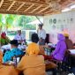 Rembug Lansia saat membahas berbagai aspirasi dan kebutuhan warga lanjut usia sebagai bahan penyusunan program pembangunan daerah.