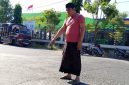 Kondisi jalan bergelombang bekas galian proyek gorong-gorong di Jalan Raya Arya Wiraraja, Kecamatan Batuan, Kabupaten Sumenep, Minggu (7/6/2026).