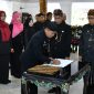 Bupati Sumenep Achmad Fauzi Wongsojudo melantik sekaligus mengambil sumpah dan janji 31 pejabat administrator dan pengawas di lingkungan Pemerintah Kabupaten Sumenep di Pendopo Agung, Rabu (15/7/2026).