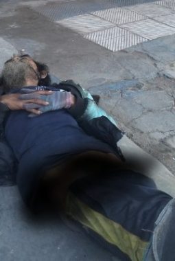 Diduga ODGJ Tidur di Trotoar Kota Sumenep, SERDADU Desak Pemkab Jangan Tutup Mata