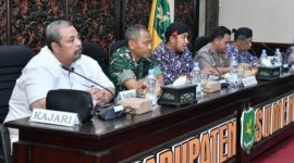 Bupati Sumenep Achmad Fauzi Wongsojudo saat Rapat Koordinasi Penetapan Titik Impas Harga Tembakau di Kantor Bupati Sumenep, Kamis (30/7/2026).