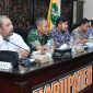 Bupati Sumenep Achmad Fauzi Wongsojudo saat Rapat Koordinasi Penetapan Titik Impas Harga Tembakau di Kantor Bupati Sumenep, Kamis (30/7/2026).