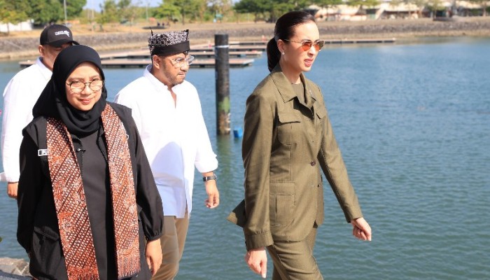 Menteri Pariwisata (Menpar) Republik Indonesia, Widiyanti Putri Wardhana, melakukan kunjungan kerja ke Kabupaten Banyuwangi.