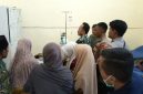 Korban saat menjalani perawatan di Puskesmas Pragaan.