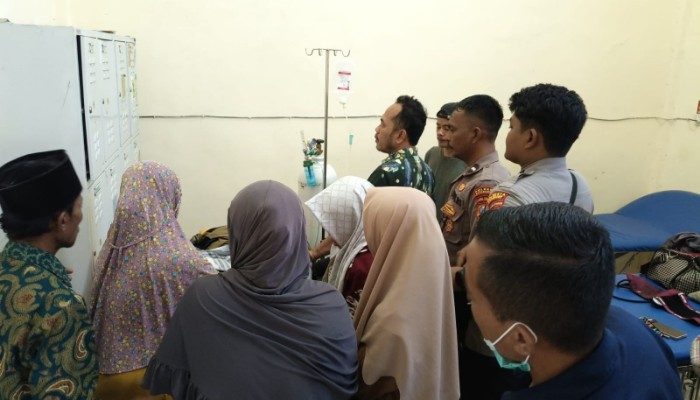 Korban saat menjalani perawatan di Puskesmas Pragaan.