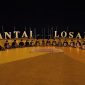 Aliansi Hukum Indonesia menggelar aksi simbolis berupa penyalaan lilin dan penyampaian orasi di Makassar, Kamis malam (9/7/2026). 