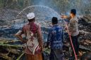 Kebakaran menghanguskan tiga rumah beserta kandang sapi milik warga di Dusun Gunung, Desa Payudan Dundang, Kecamatan Guluk-Guluk, Kabupaten Sumenep, Sabtu (11/7/2026) sekitar pukul 14.00 WIB.
