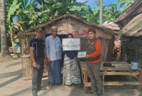 Baznas menyalurkan bantuan kepada dua warga Desa Pagerungan Kecil, Kecamatan Sapeken, Selasa (14/7/2026).
