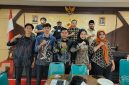 Enam mahasiswa Program Studi Manajemen, Fakultas Ekonomi dan Bisnis Universitas Bahaudin Mudhary (UNIBA) Madura resmi menjalani program magang di Badan Pengawas Pemilihan Umum (Bawaslu) Kabupaten Sumenep, Rabu (22/7/2026).