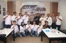 Foto bersama Kapolresta Sumenep, Kombes Pol. Ariek Indra Sentanu, S.H., S.I.K., M.H., bersama Pengurus Daerah (PD) Media Independen Online (MIO) Indonesia Kabupaten Sumenep.