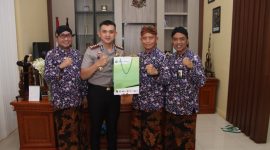 Kapolresta Sumenep Kombes Pol Ariek Indra Sentanu, S.H., S.I.K., M.H. menerima kunjungan silaturahmi Direktur Utama BPRS Bhakti Sumekar di Mapolresta Sumenep, Kamis (30/7/2026).